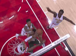 Giannis Antetokounmpo trois joueurs Hawks