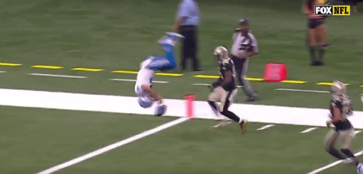 Golden Tate ridiculise la défense des Saints et fait un salto pour son touchdown