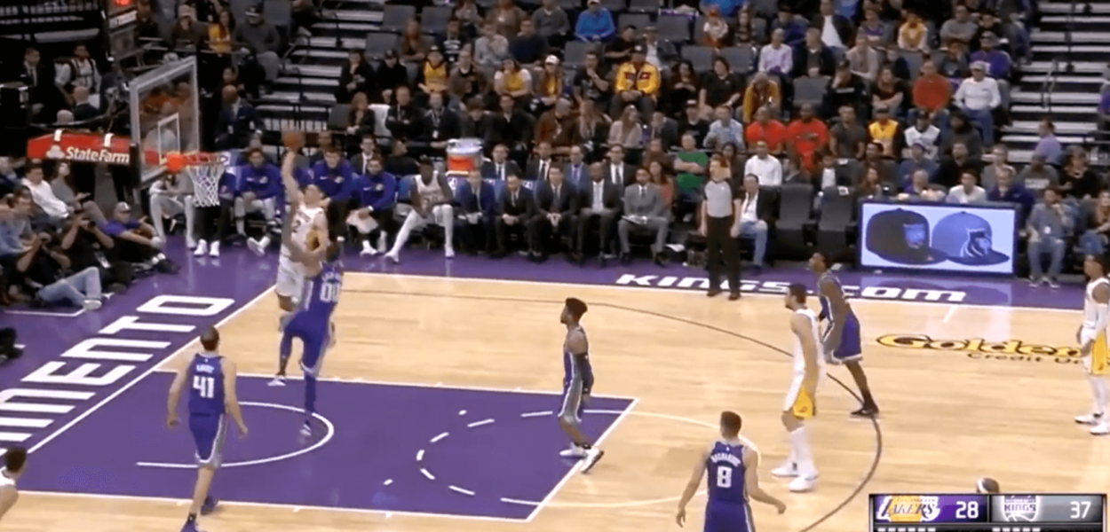 Kings alley-oop Lonzo Ball