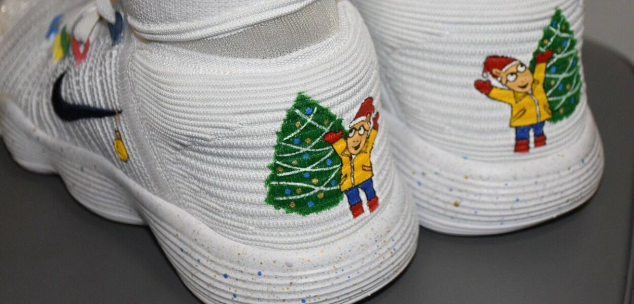 Pour Noël, Draymond Green trolle les Cavaliers avec ses chaussures