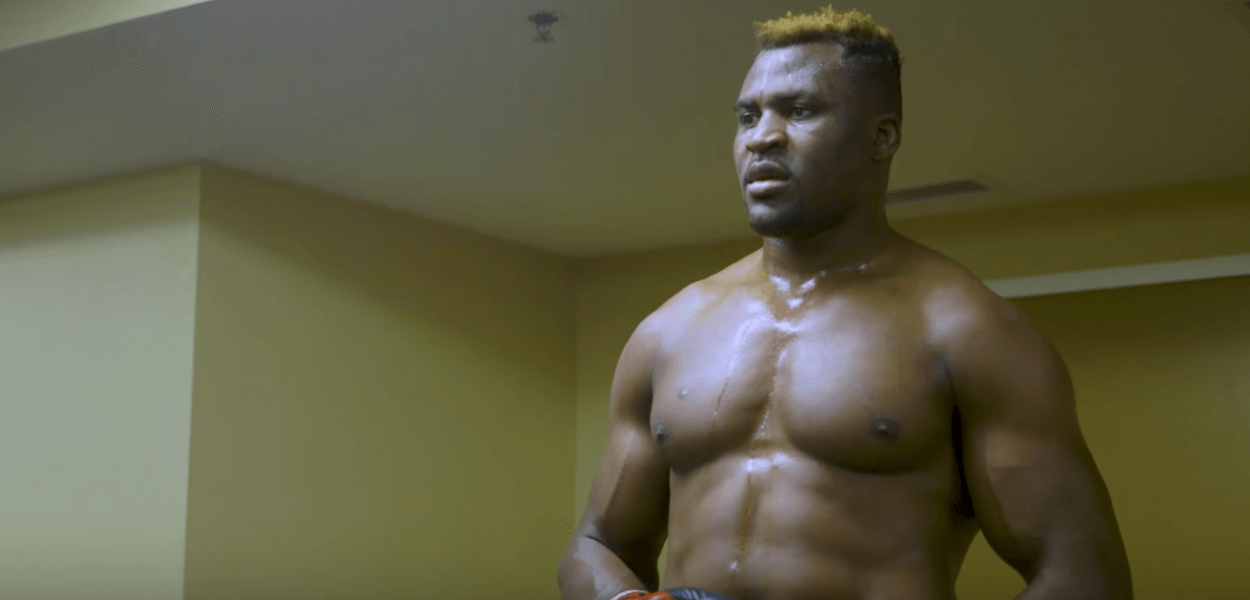 Francis Ngannou UFC 218 pesee