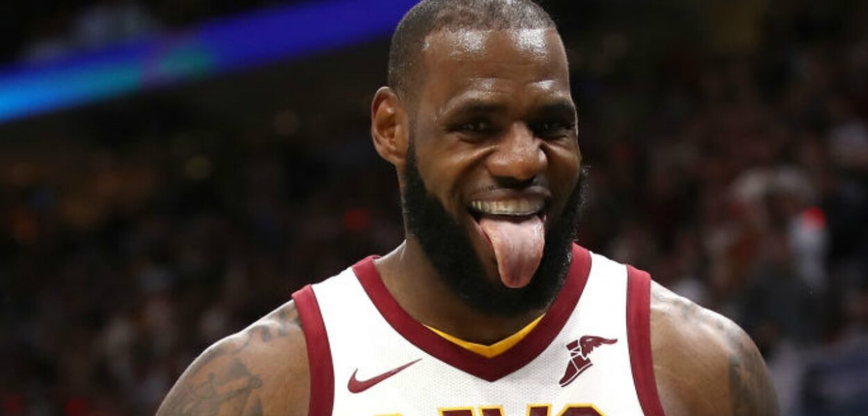 LeBron James Lonzo Ball dunk