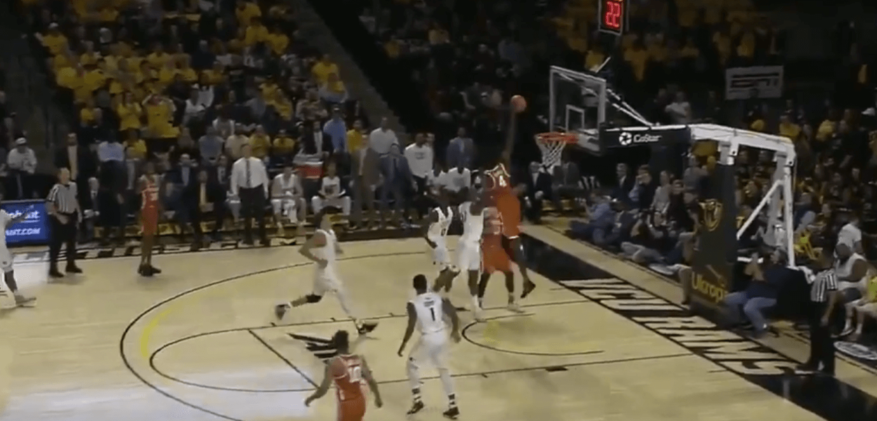 Mohamed Bamba dunk