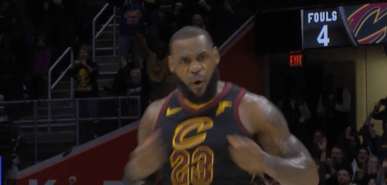 trois points trashtalk LeBron James 15s buzzer