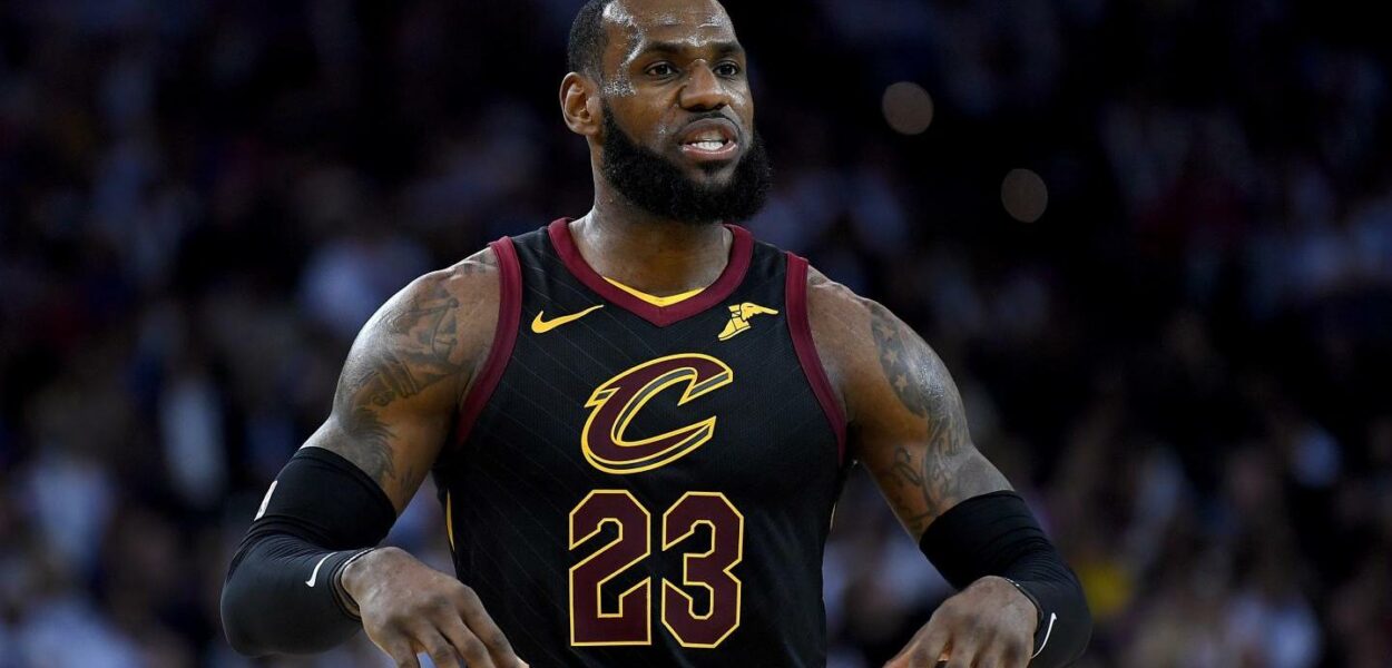 Juste avant de passer les 30 000 points en carrière LeBron se félicite