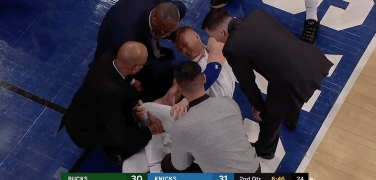 Buck injury Kristaps Porzingis
