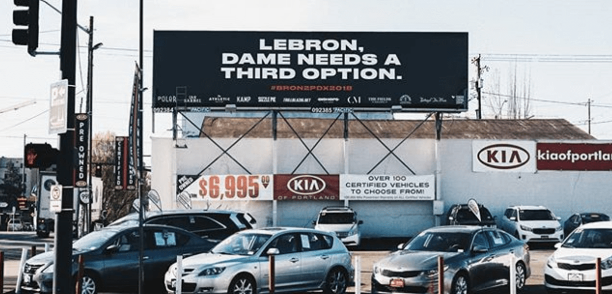Les Blazers ont aussi droit à leur bannière pour recruter LeBron James