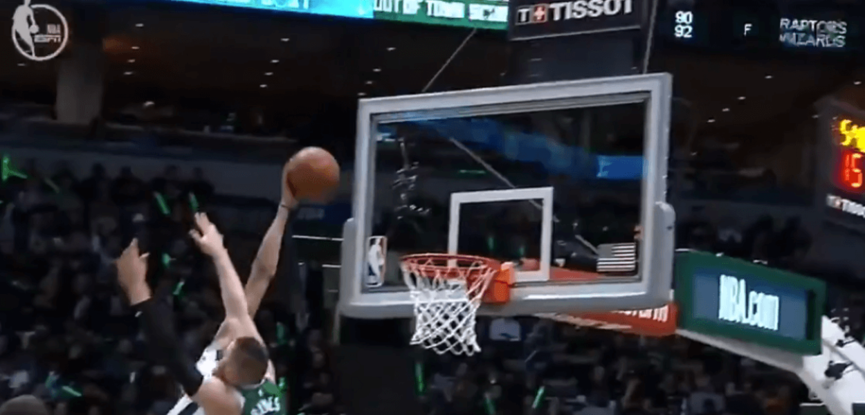 Giannis Antetokounmpo Baynes