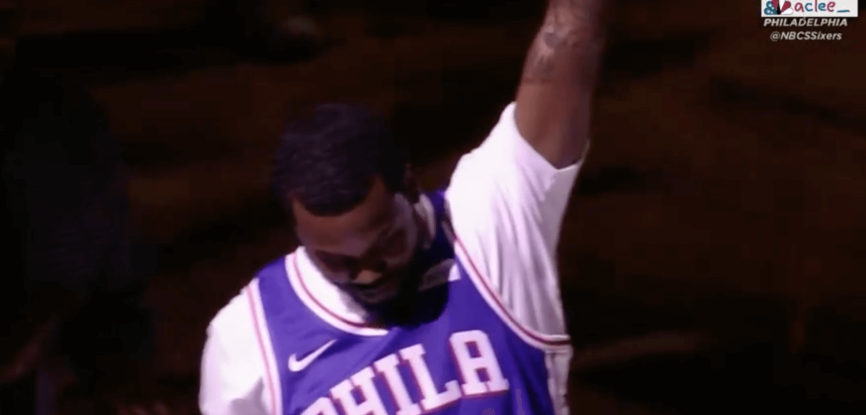 Accueilli en héros, Meek Mill a sonné la cloche pour le Game 5