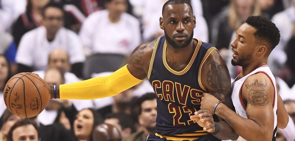 Lors du sweep de 2017, LeBron disait aux Raptors comment faire leurs actions