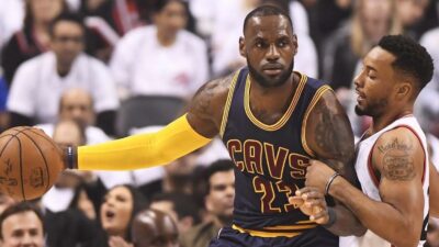 Lors du sweep de 2017, LeBron disait aux Raptors comment faire leurs actions