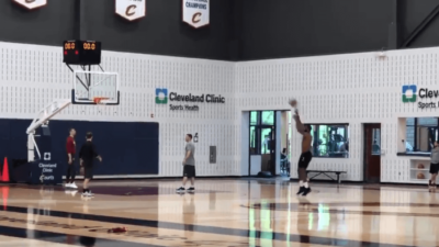 LeBron James en feu à trois-points après l’entraînement