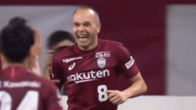 Pour son premier but avec le Vissel Kobe, Iniesta s'est offert une petite merveille