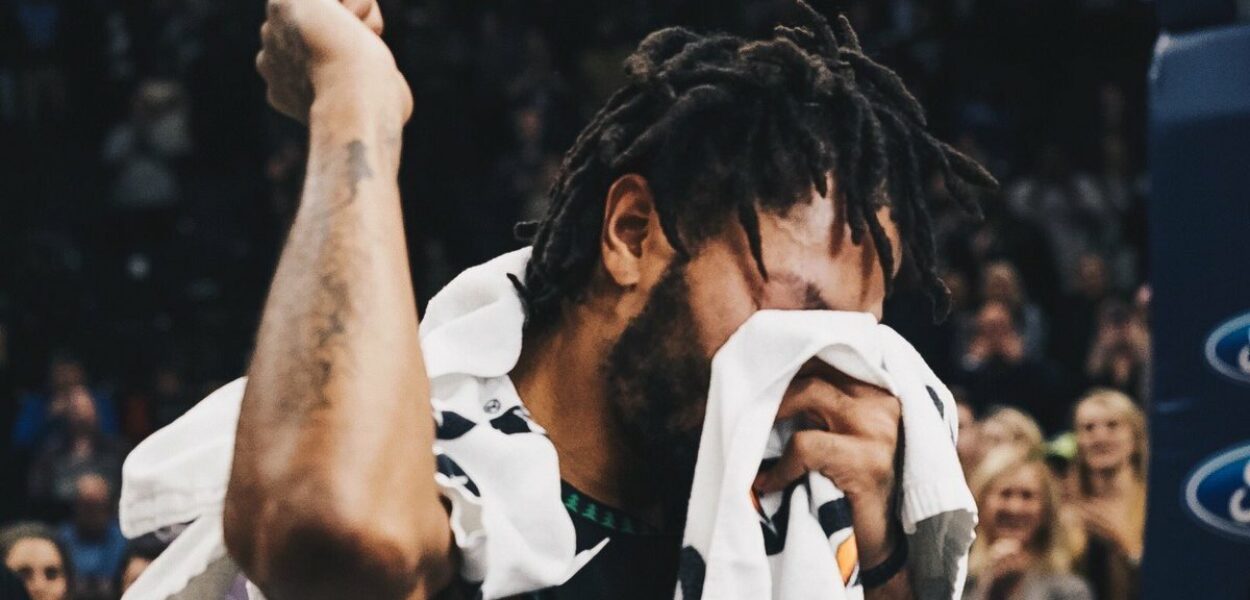 Les stars de la ligue rendent hommage à Derrick Rose