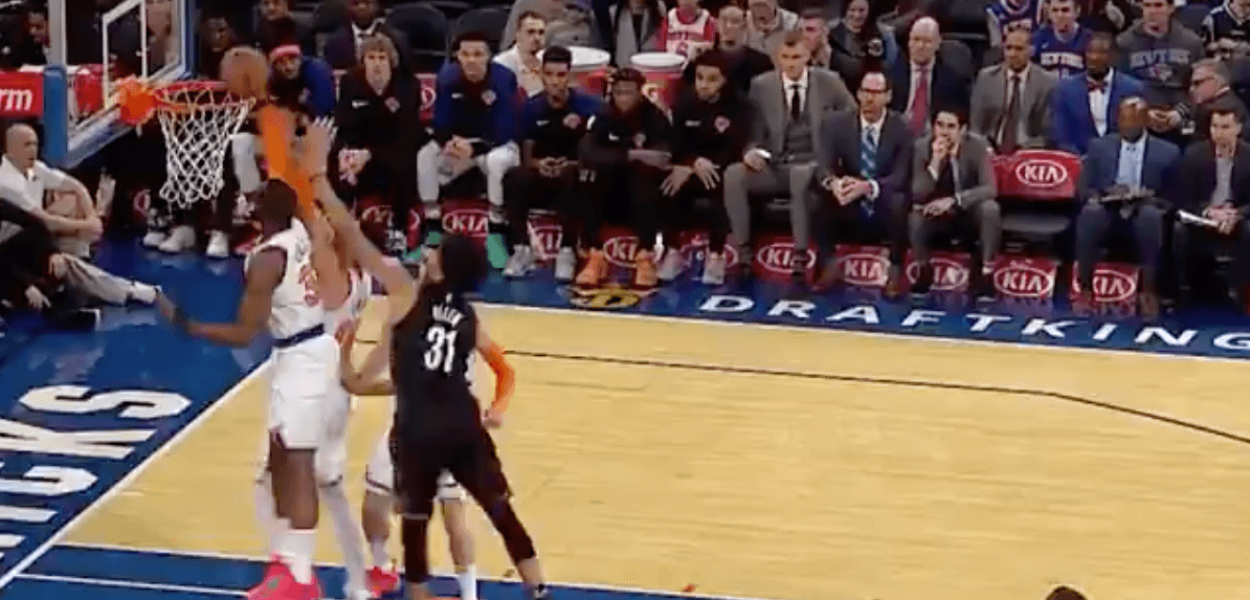 New York Knicks dunk