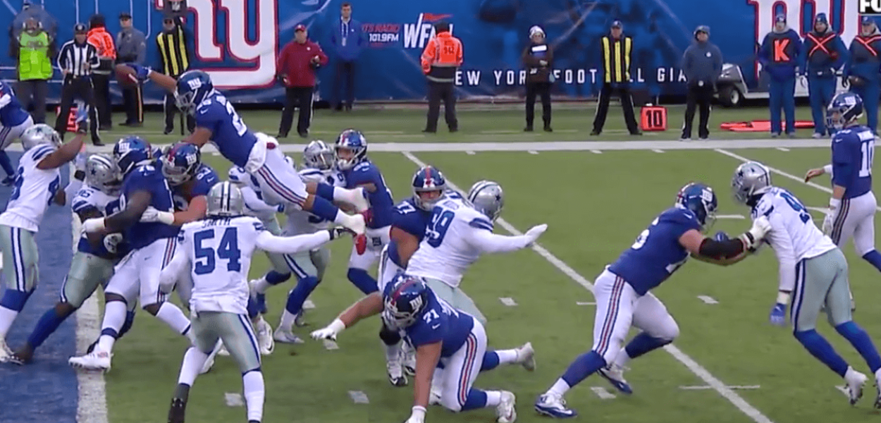 Saquon Barkley dunk