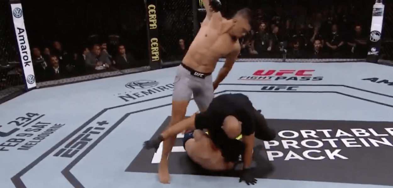 UFC Johnny Walker 15 seconds KO spinning back fist