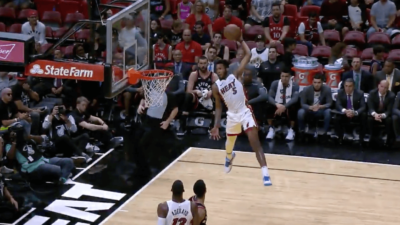 Derrick Jones Jr alley oop