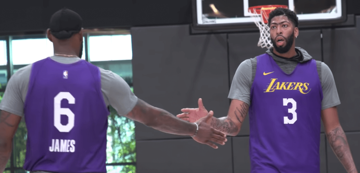 Lakers Anthony Davis LeBron James