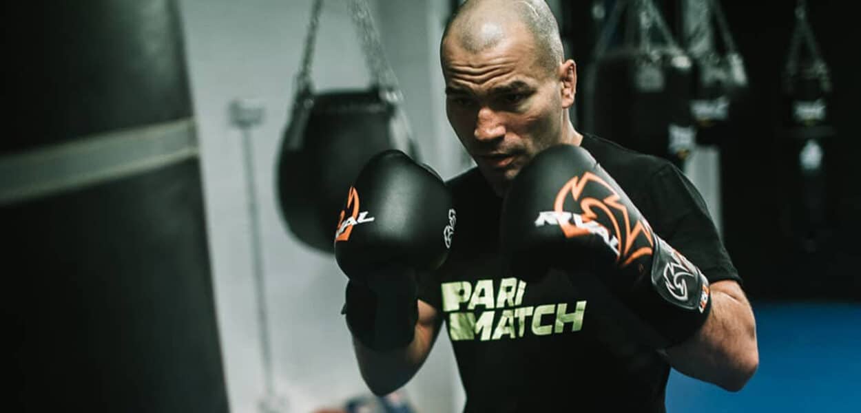 Artem Lobov workout