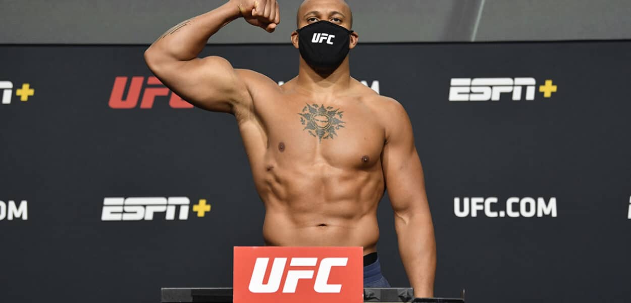 UFC Fight Night Rozenstruik v Gane: Weigh-Ins