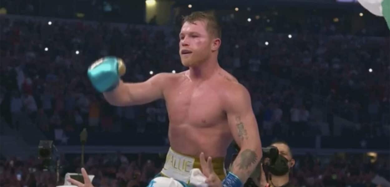 Canelo Alvarez Billy Joe Saunders TKO
