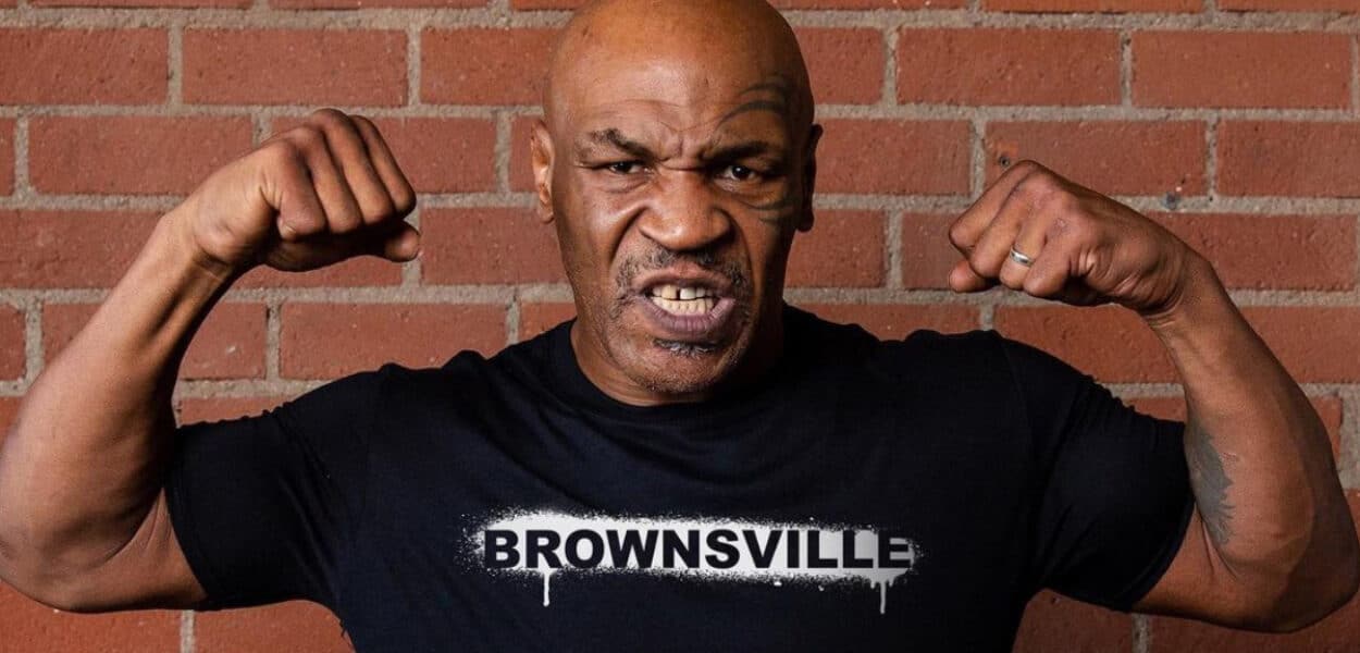 Mike Tyson vs Logan Paul