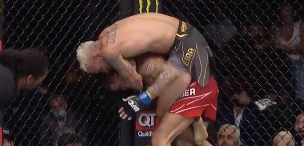 Dustin Poirier submission Charles Oliveira UFC 269