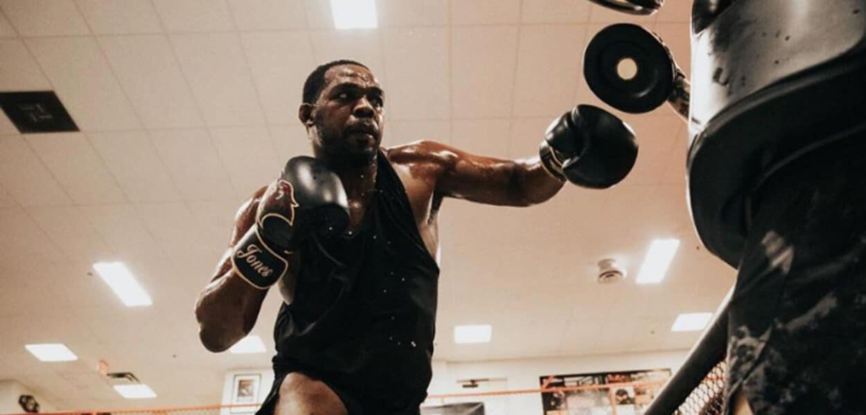 Jon Jones étudie ses futurs adversaires