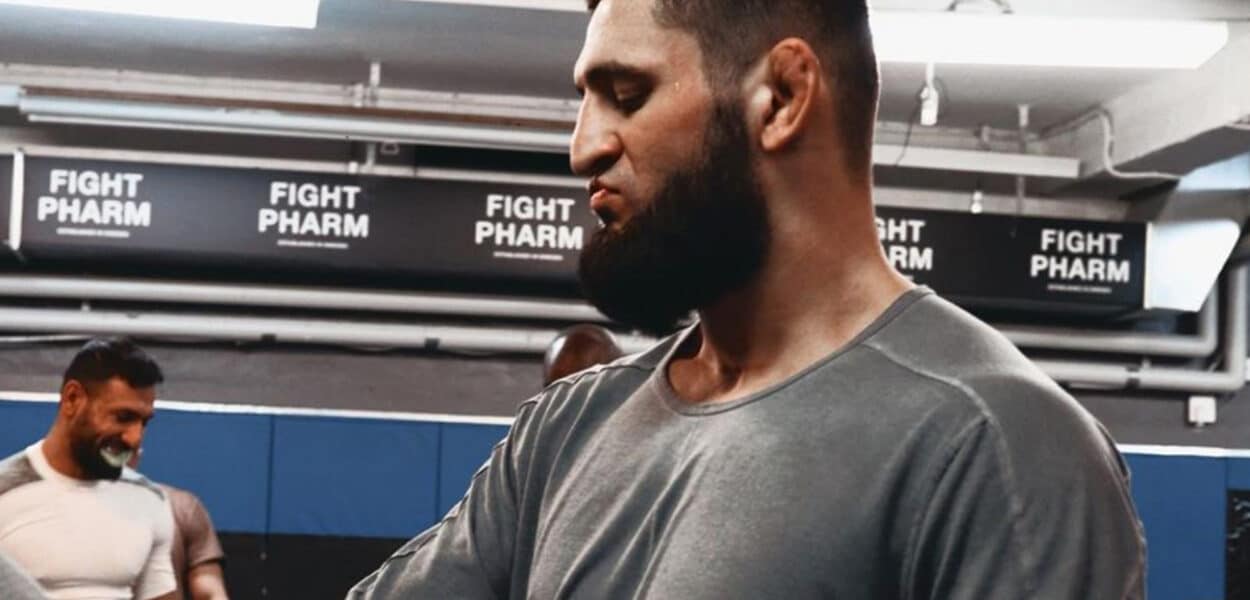 Khamzat Chimaev est chaud pour Gilbert Burns au Brésil !