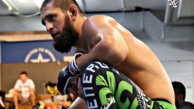 Henry Cejudo mise sur Khamzat Chimaev plutôt qu'Israel Adesanya
