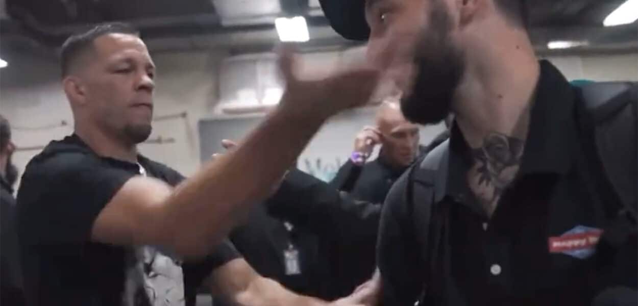 Nate Diaz giffle un journaliste