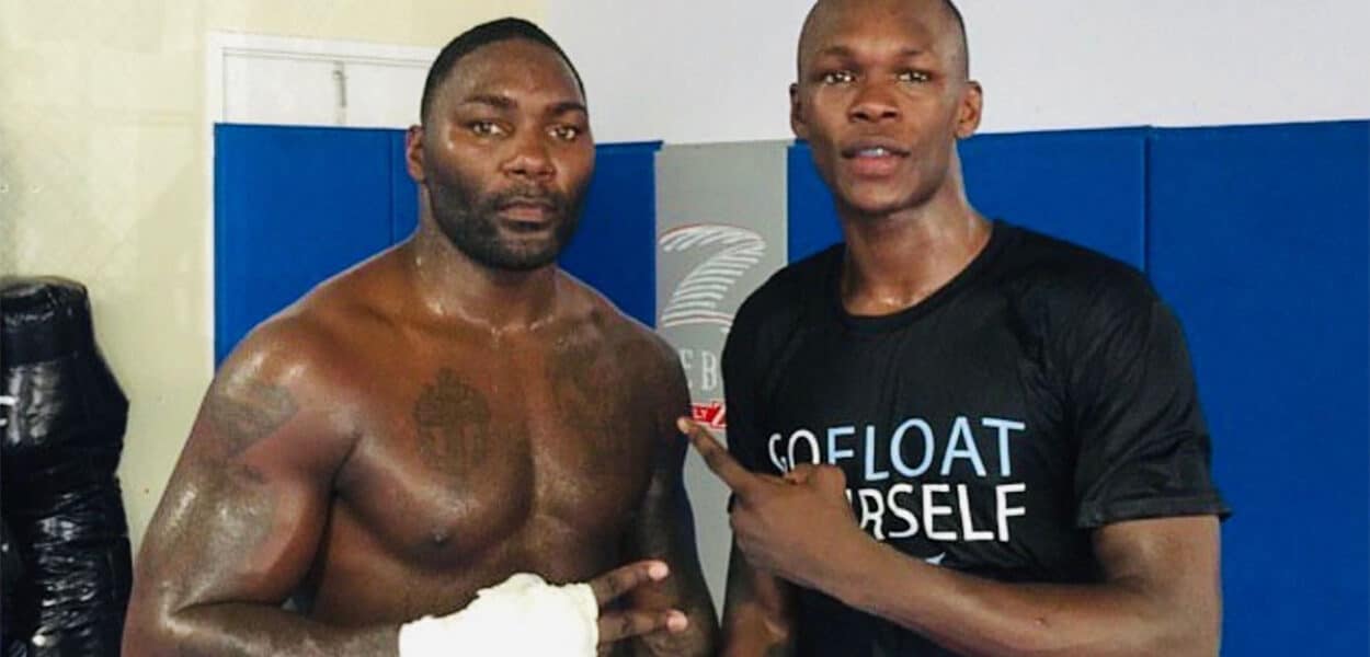 adesanya hommage anthony johnson