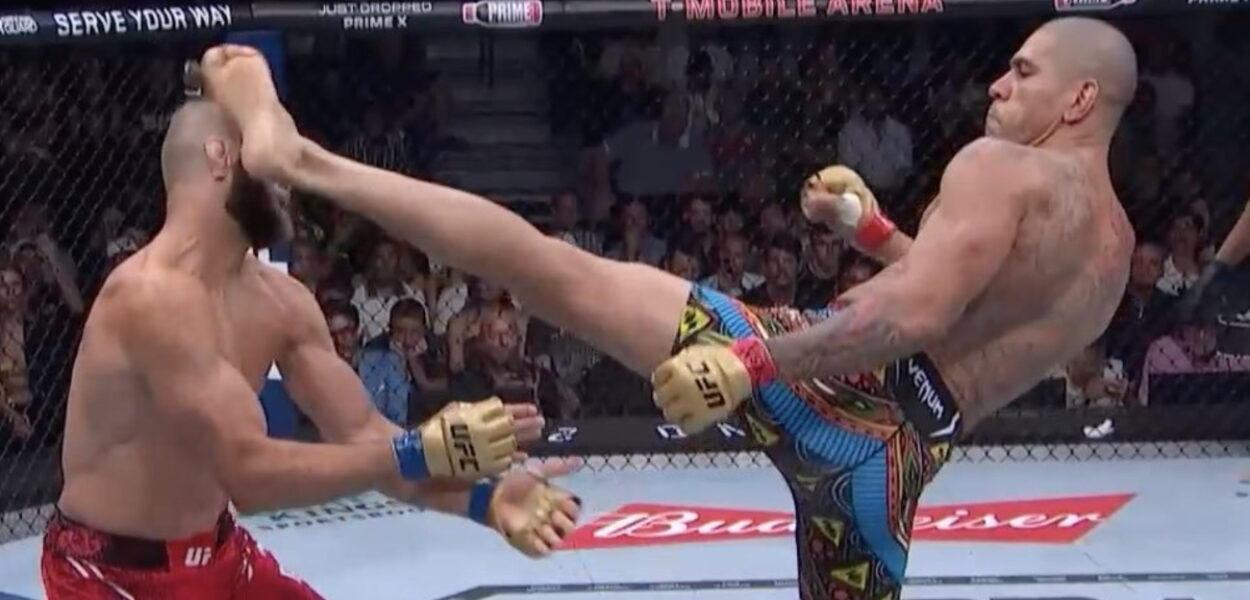 ufc 303 pereira prochazka head kick